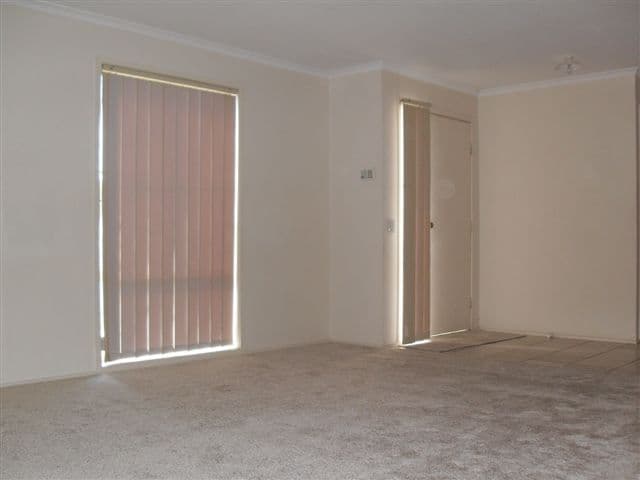 81 Willmott Drive, CRAIGIEBURN VIC 3064, Craigieburn - Thumbnail 2