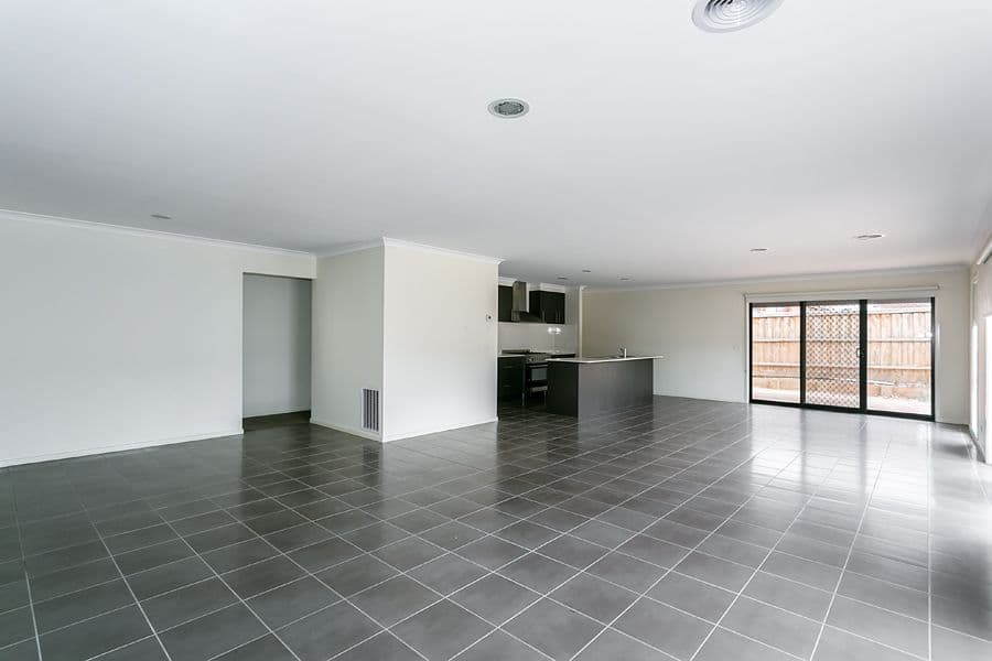 7 Maple Close, MELTON WEST VIC 3337, Melton West - Thumbnail 3