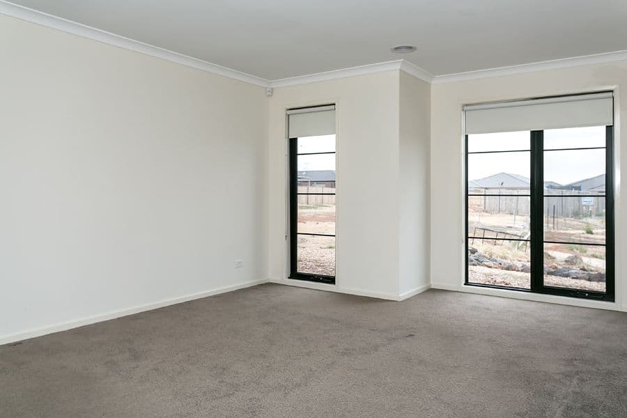 7 Maple Close, MELTON WEST VIC 3337, Melton West - Thumbnail 4