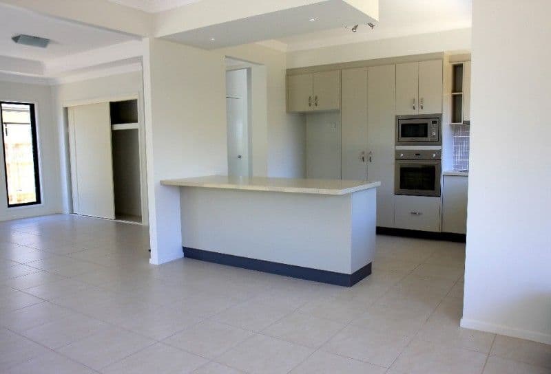 21 Joseph Place, ORMISTON QLD 4160, Ormiston - Thumbnail 4