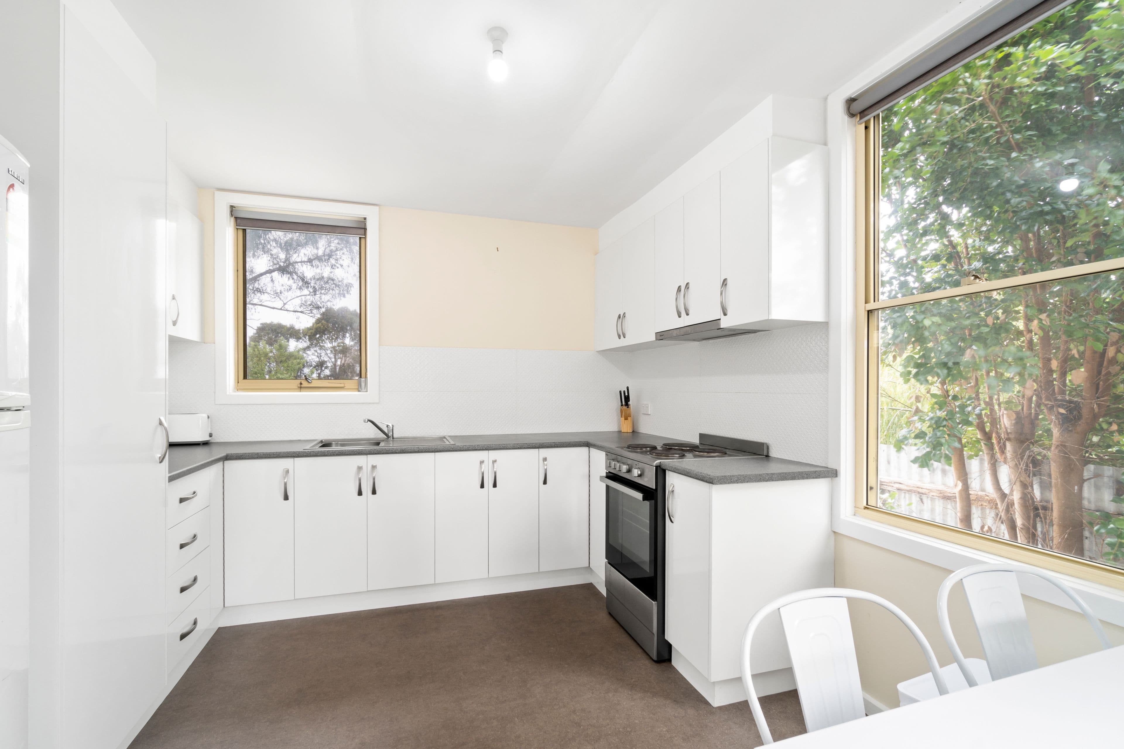 14 Jones Street, Camperdown VIC 3260, Camperdown - Thumbnail 4