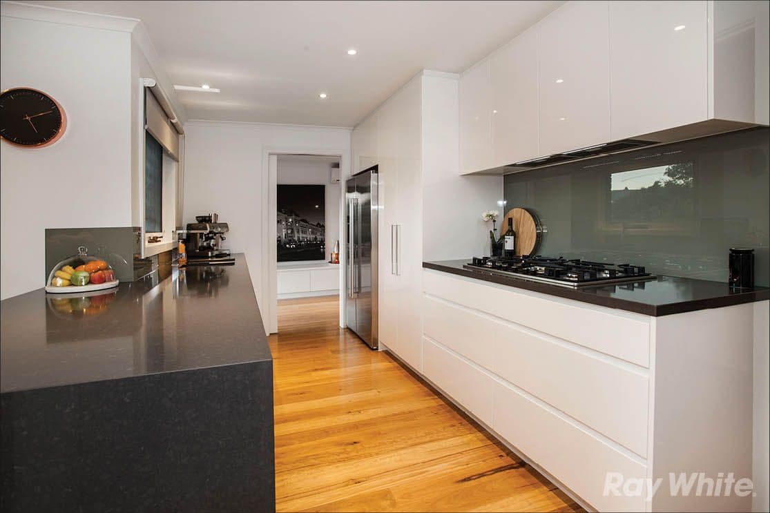 102 Haverbrack Drive, Mulgrave VIC 3170, Mulgrave - Thumbnail 5