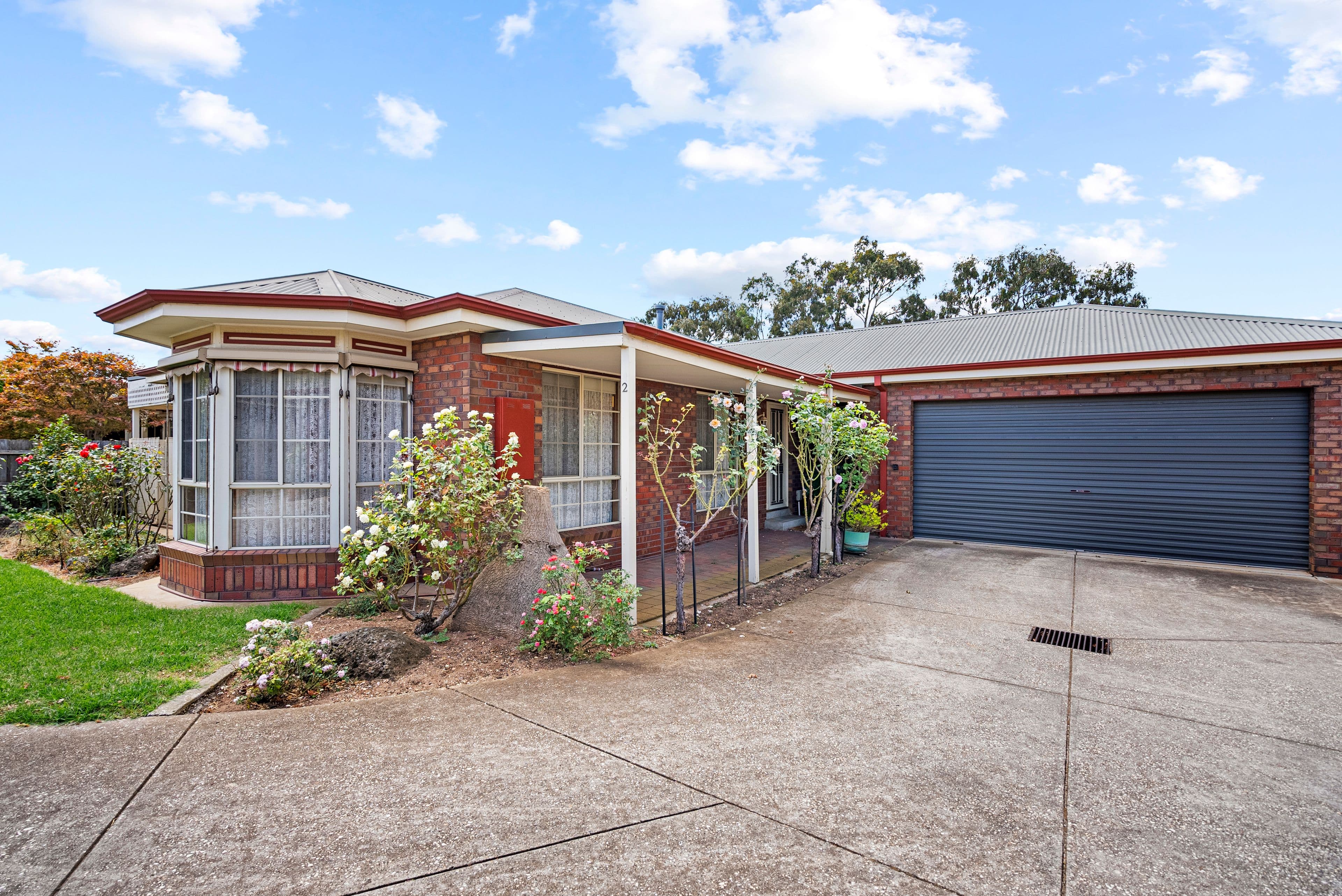 9 Robinsville Crescent, Thirroul, Thirroul - Image 1