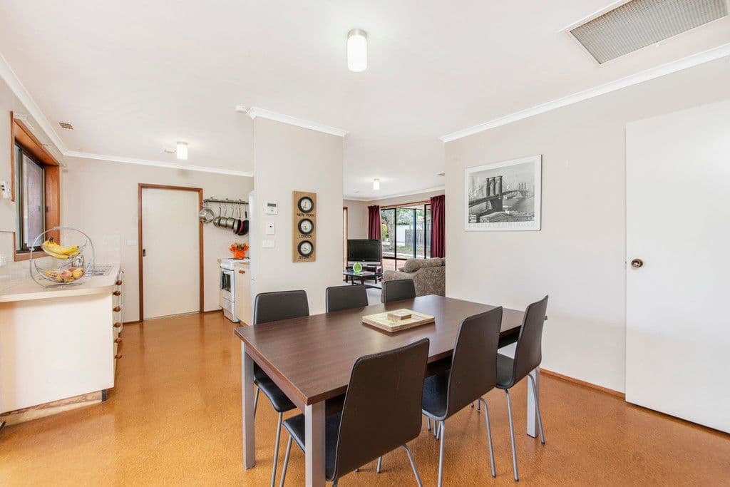 16 Australie Close, Gilmore ACT 2905, Gilmore - Thumbnail 3