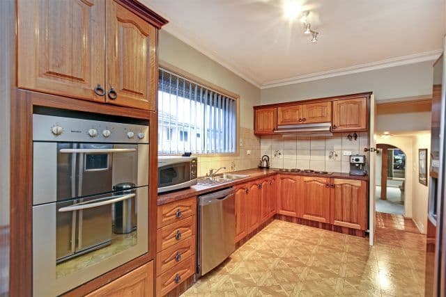 58 Rathcown Road, Reservoir VIC 3073, Reservoir - Thumbnail 4