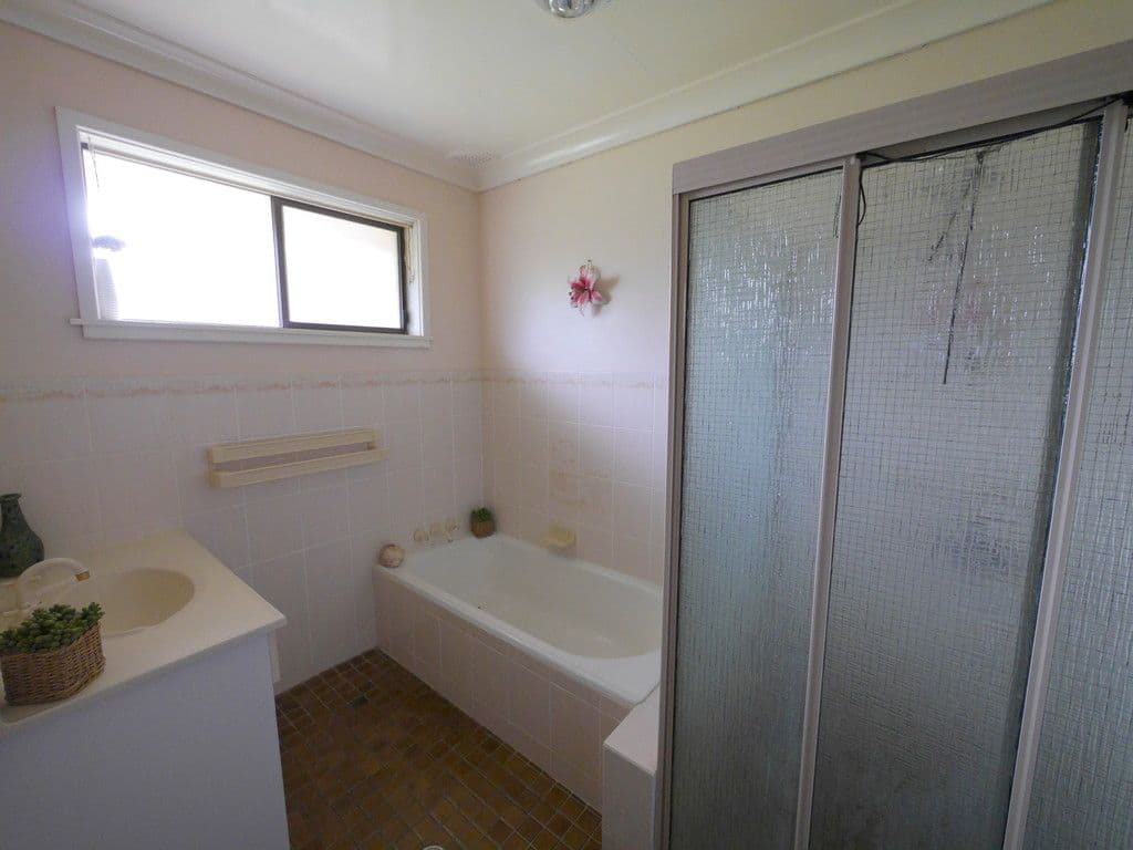 1 Coolabah Crescent, Cowra - Thumbnail 5