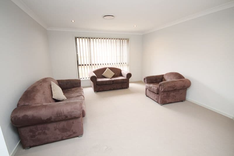 17 Ivor Avenue, Middleton Grange - Thumbnail 2