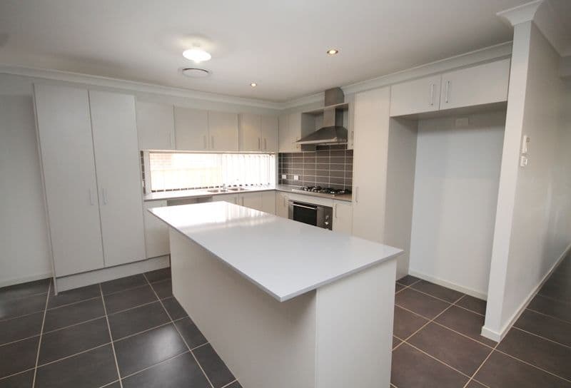 17 Ivor Avenue, Middleton Grange - Thumbnail 3