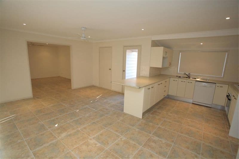 37 Waigani Avenue, KAWUNGAN QLD 4655, Kawungan - Thumbnail 5