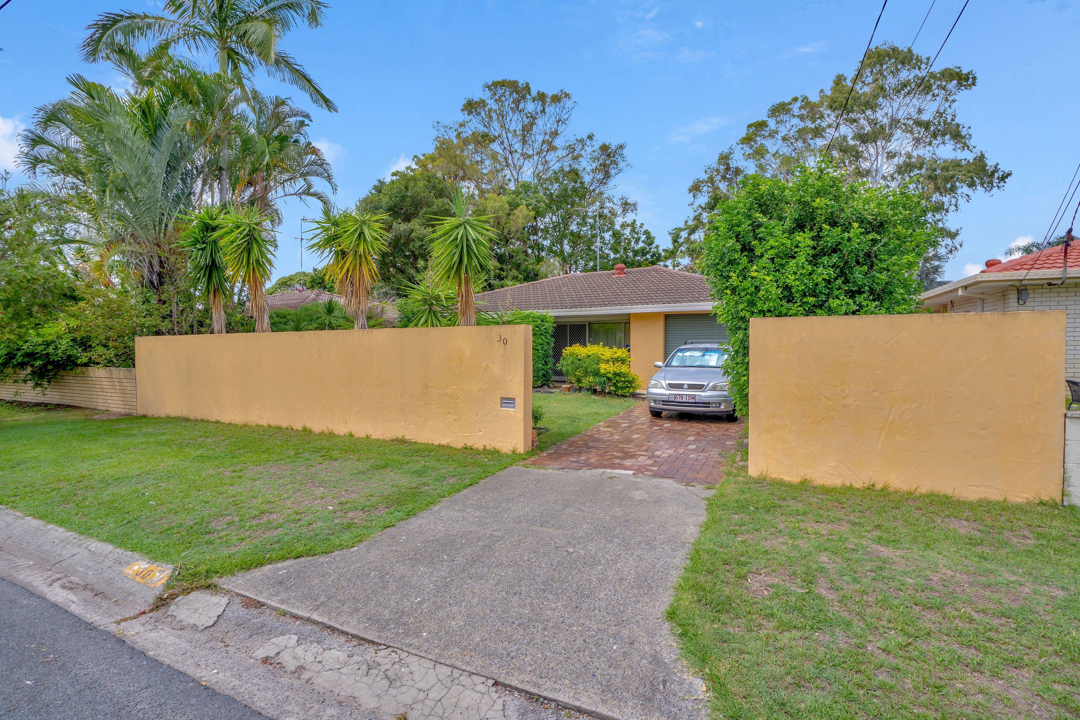 30 Bordeaux Parade, Mermaid Waters QLD 4218, Mermaid Waters - Thumbnail 2