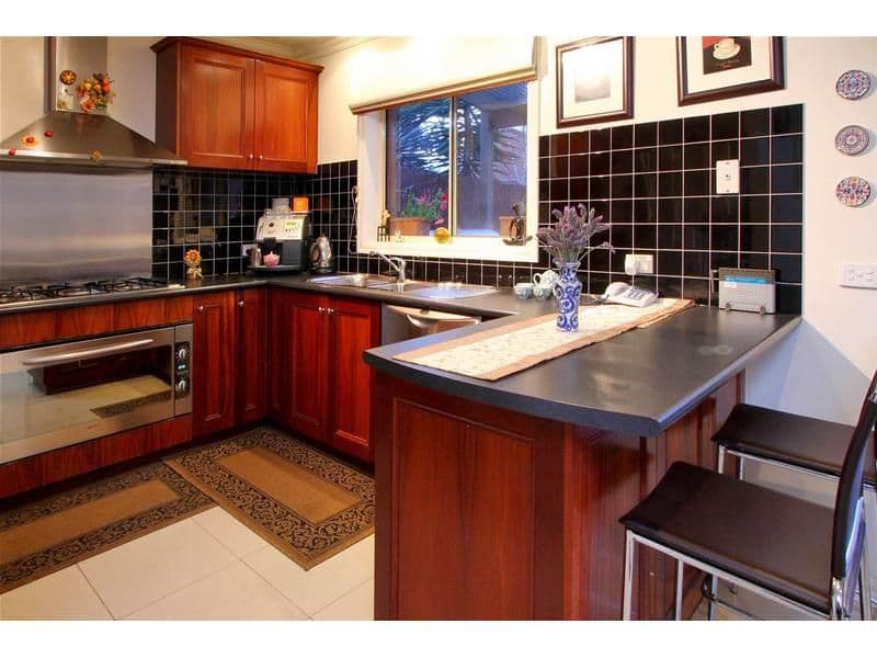 70 Greenhills Road, BUNDOORA VIC 3083, Bundoora - Thumbnail 3