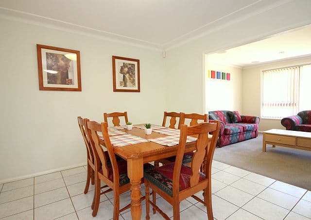 42 Flinders Road, GEORGES HALL NSW 2198, Georges Hall - Thumbnail 3