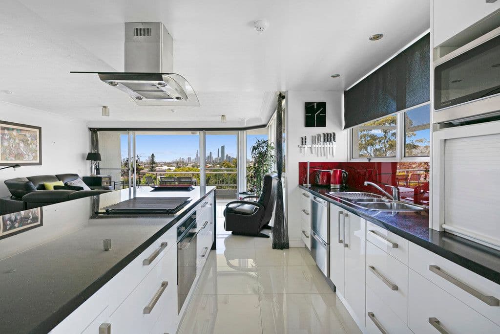 56 Hooker Boulevard, Mermaid Waters QLD 4218, Mermaid Waters - Thumbnail 4