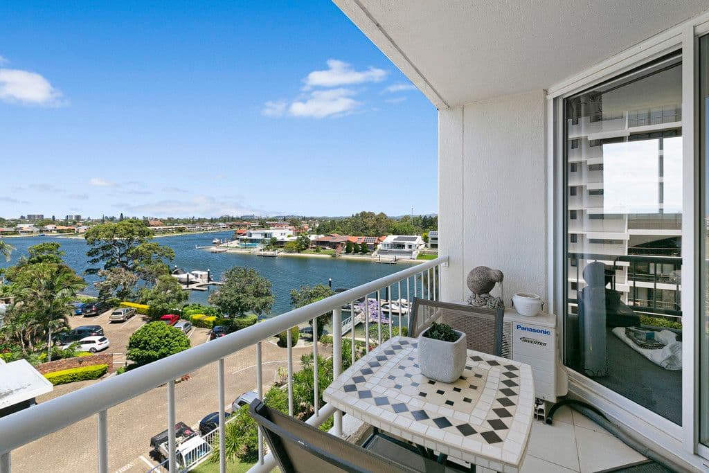 56 Hooker Boulevard, Mermaid Waters QLD 4218, Mermaid Waters - Thumbnail 6