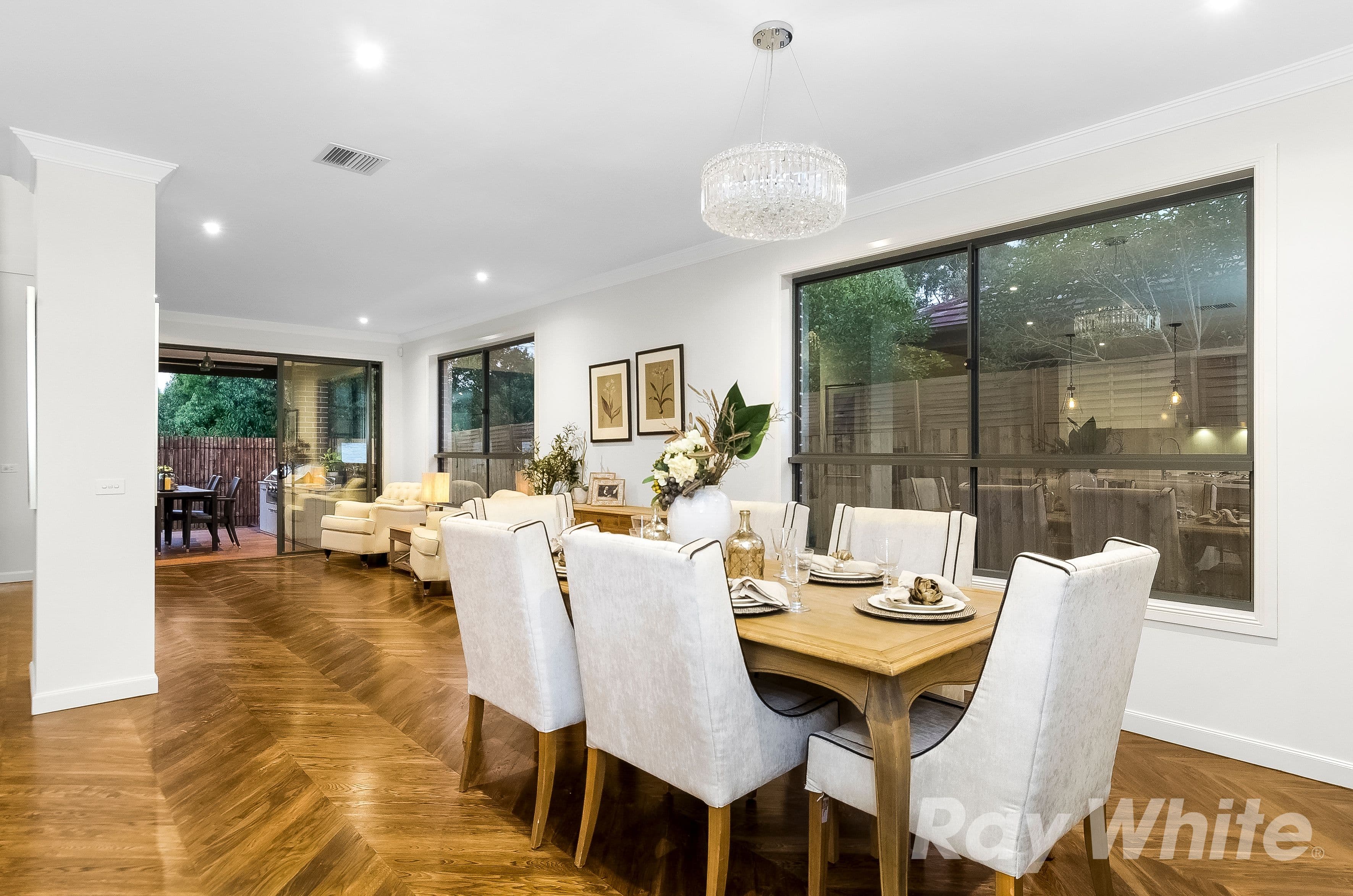 28 Brentwood Drive, Glen Waverley VIC 3150, Glen Waverley - Thumbnail 4