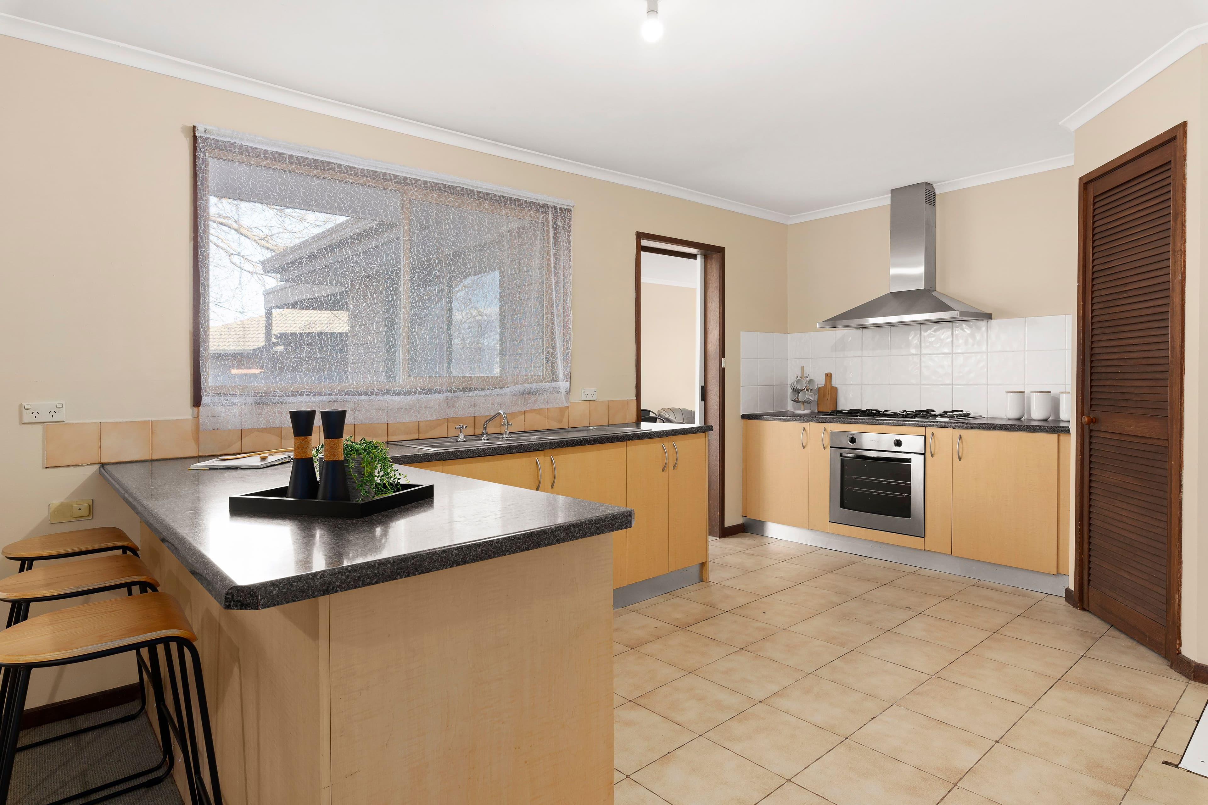 4 Protea Court, Mill Park VIC 3082, Mill Park - Thumbnail 2