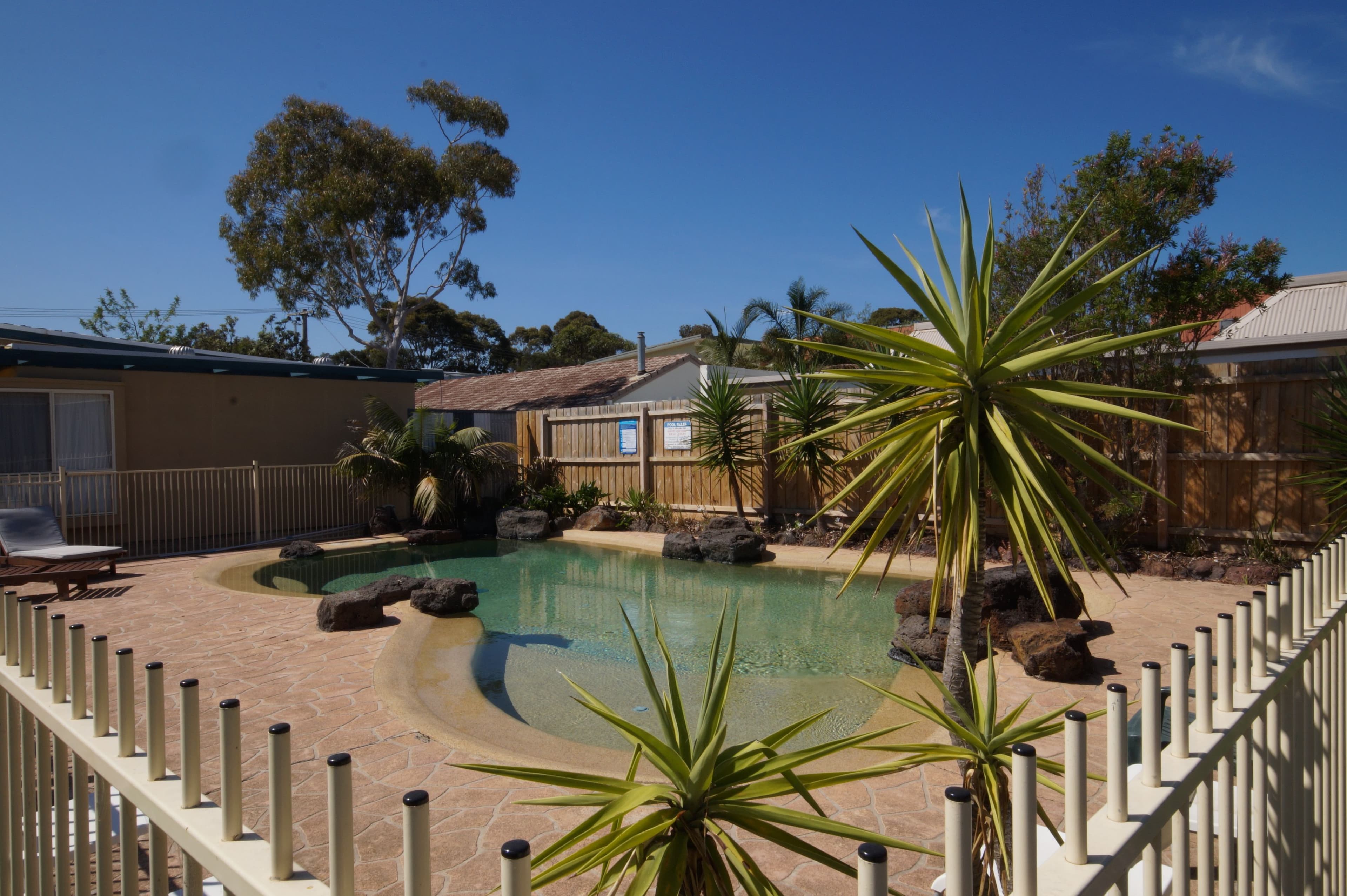 2-4 Park Street, Cowes VIC 3922, Cowes - Thumbnail 2