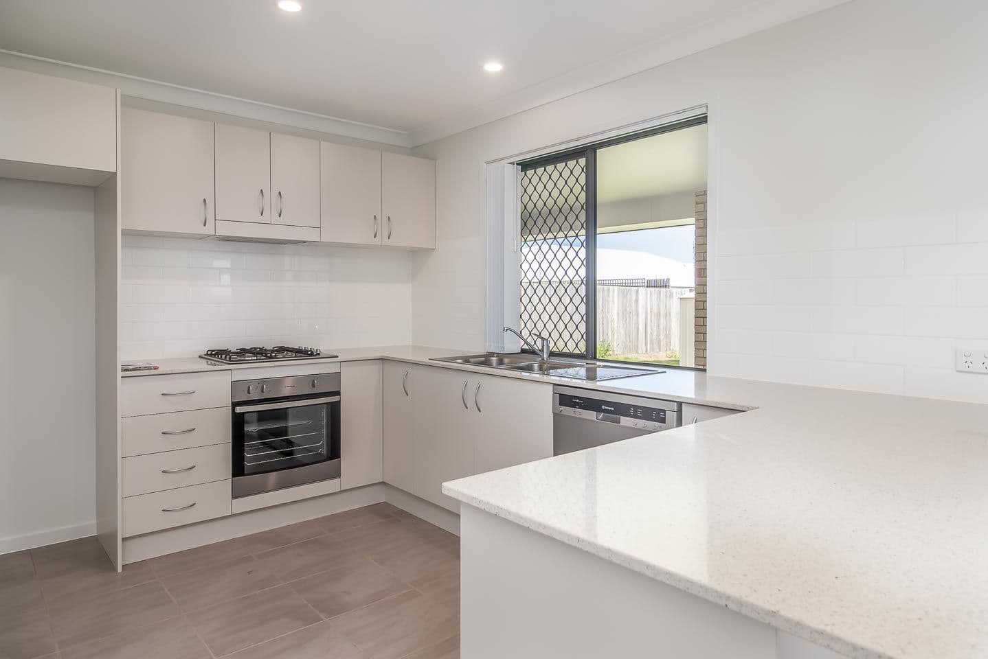 33 Hythe Street, Pialba QLD 4655, Pialba - Thumbnail 2