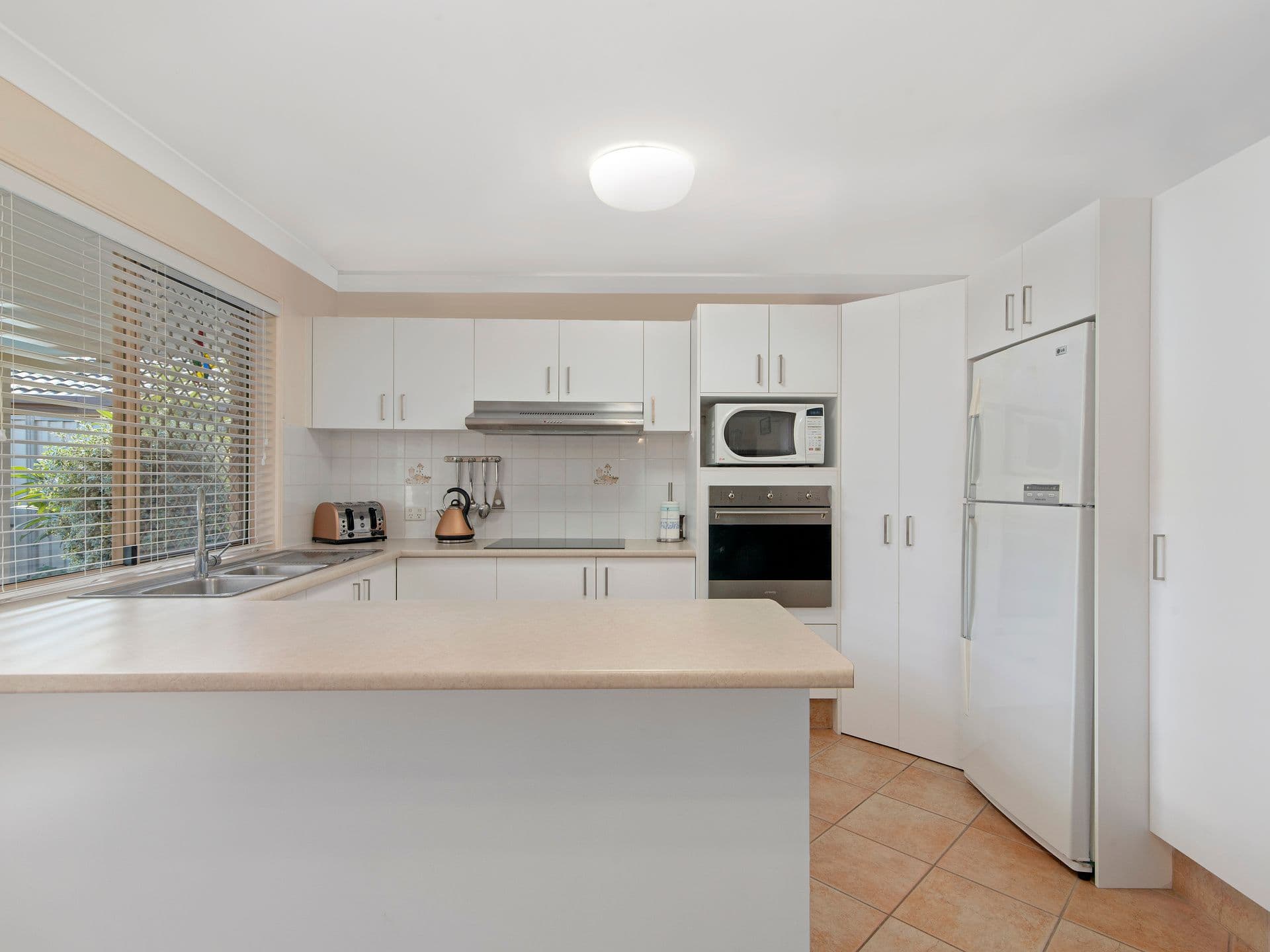 12 Blackbean Court, Elanora QLD 4221, Elanora - Thumbnail 7