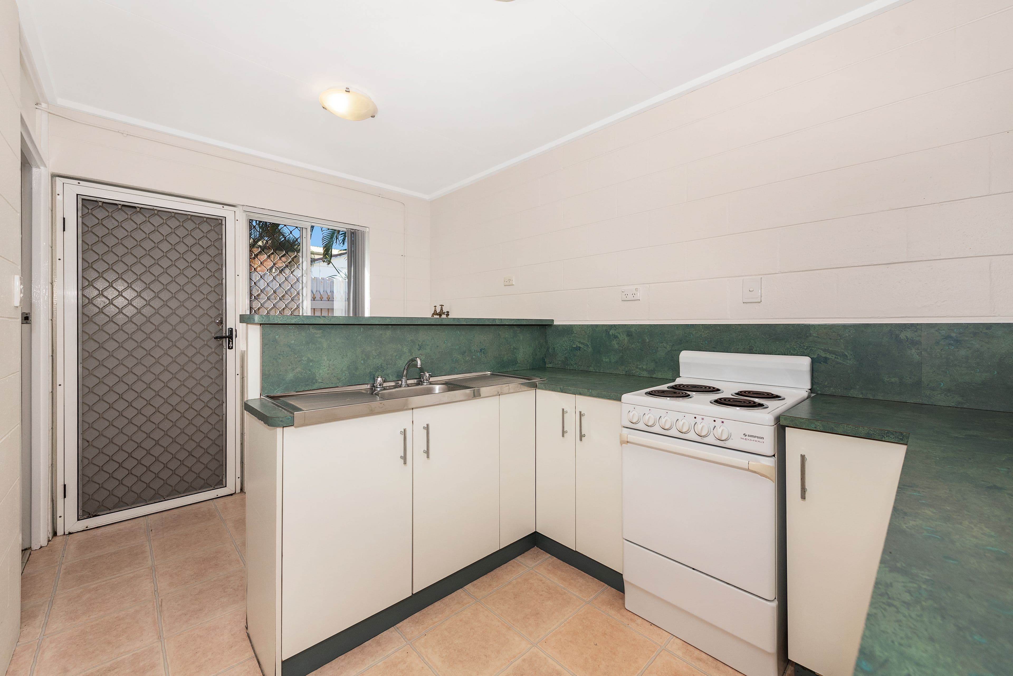 13 Cowley Street, West End QLD 4810, West End - Thumbnail 6