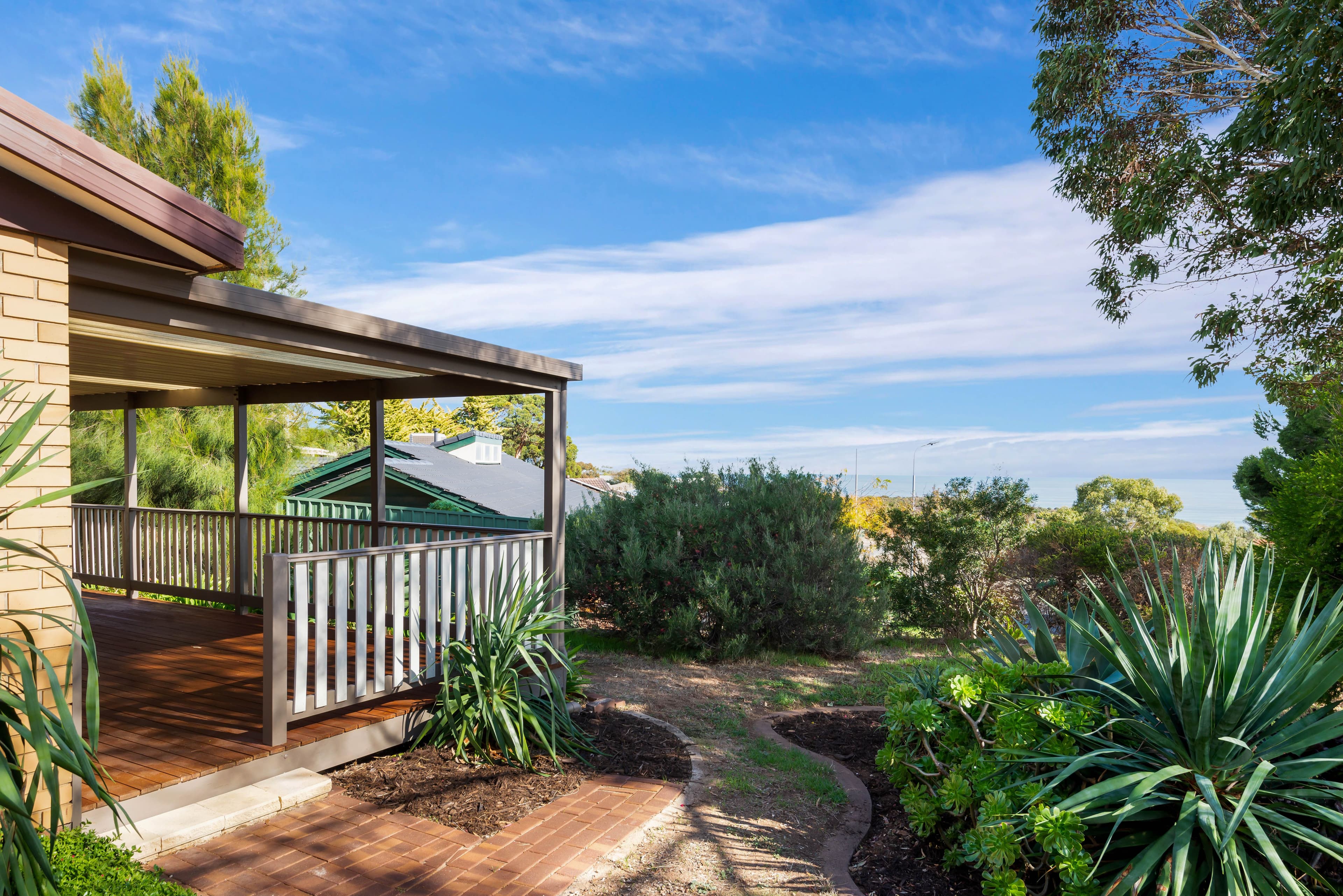 13 Manunda Way, Hallett Cove SA 5158, Hallett Cove - Thumbnail 2