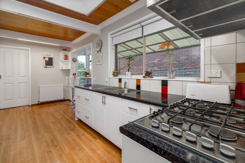 8 Gillingham Street, WATSONIA NORTH VIC 3087, Watsonia North - Thumbnail 4