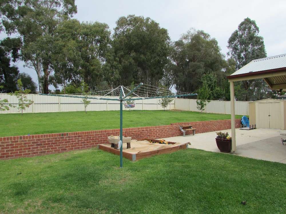 39 Dunne Crescent, Thurgoona - Thumbnail 2