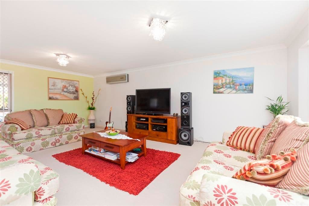 15 Manor Crescent, WAKERLEY QLD 4154, Wakerley - Thumbnail 3