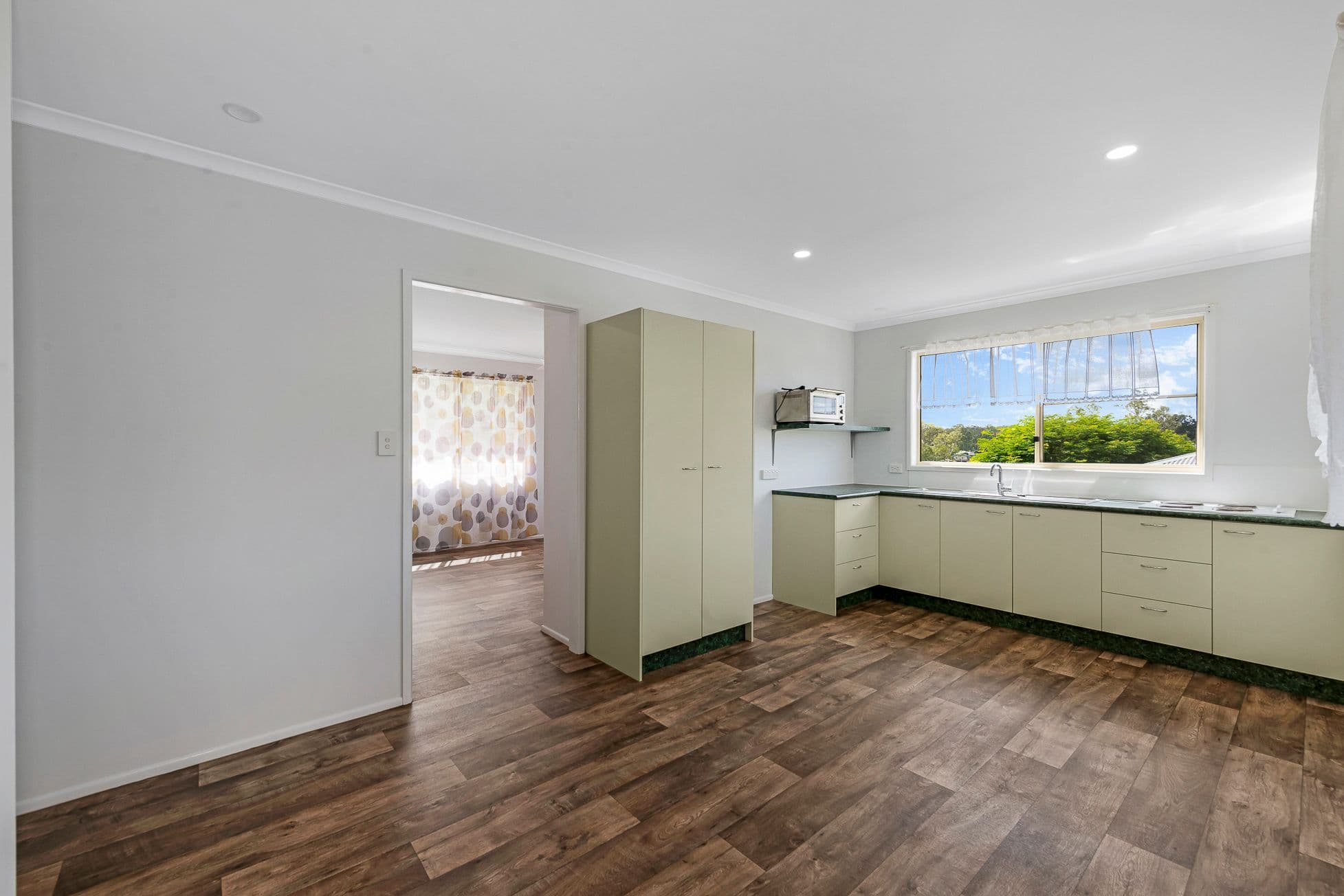 8 Elliott Street, Gin Gin QLD 4671, Gin Gin - Thumbnail 4