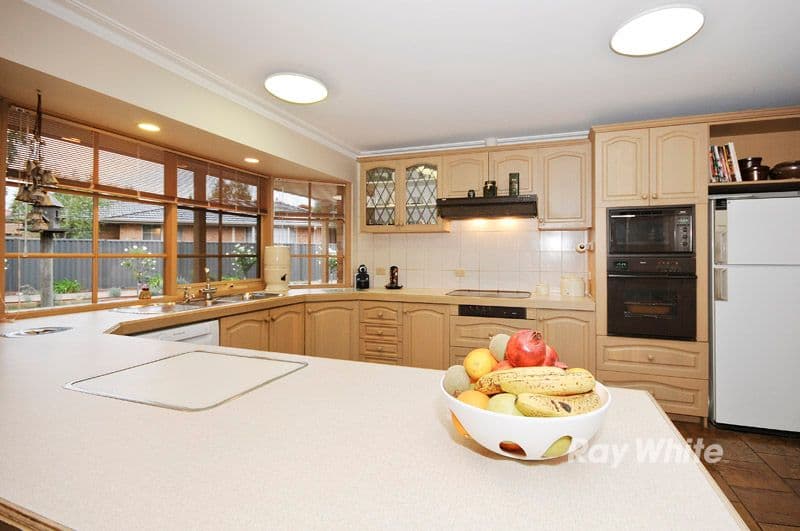 8 Jade Court, WANTIRNA SOUTH VIC 3152, Wantirna South - Thumbnail 2