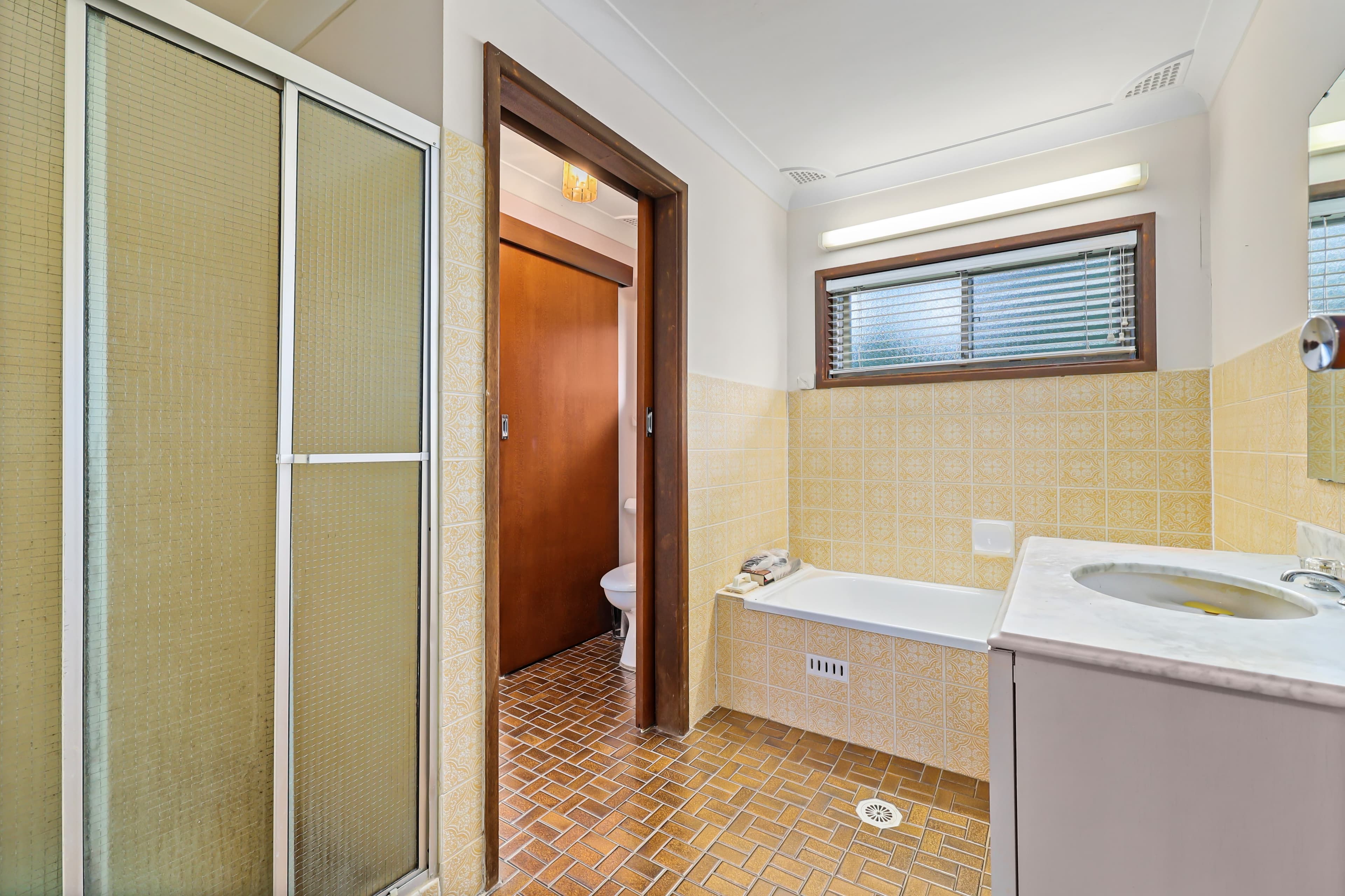 22 Brigalow Avenue, Casula NSW 2170, Casula - Thumbnail 8