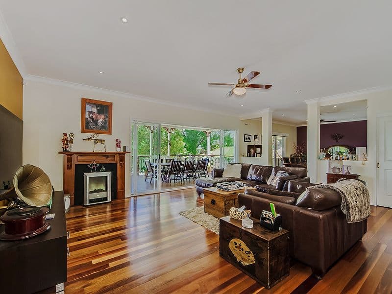 12 Hyperion Place, WILLOW VALE QLD 4209, Willow Vale - Thumbnail 4