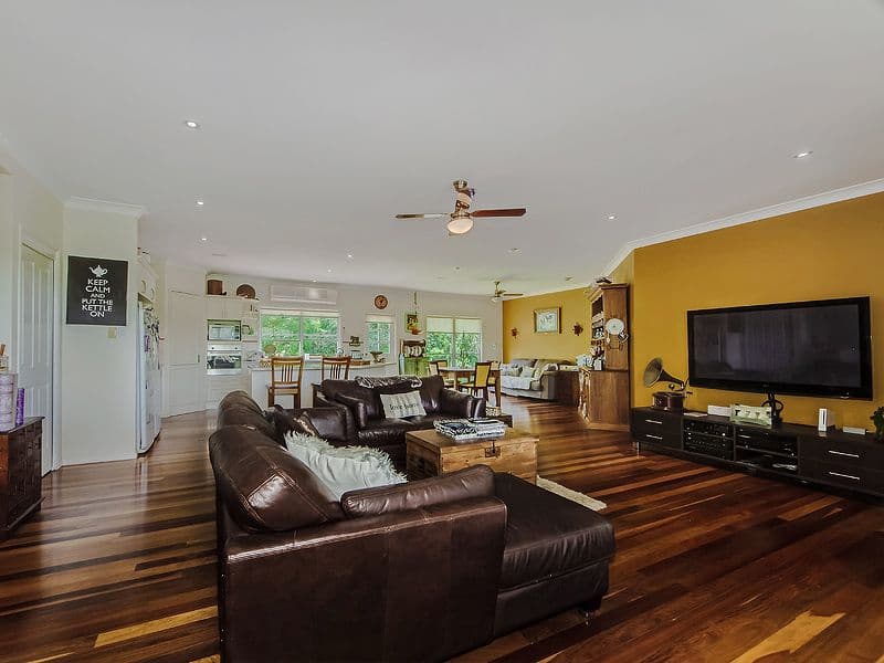 12 Hyperion Place, WILLOW VALE QLD 4209, Willow Vale - Thumbnail 5
