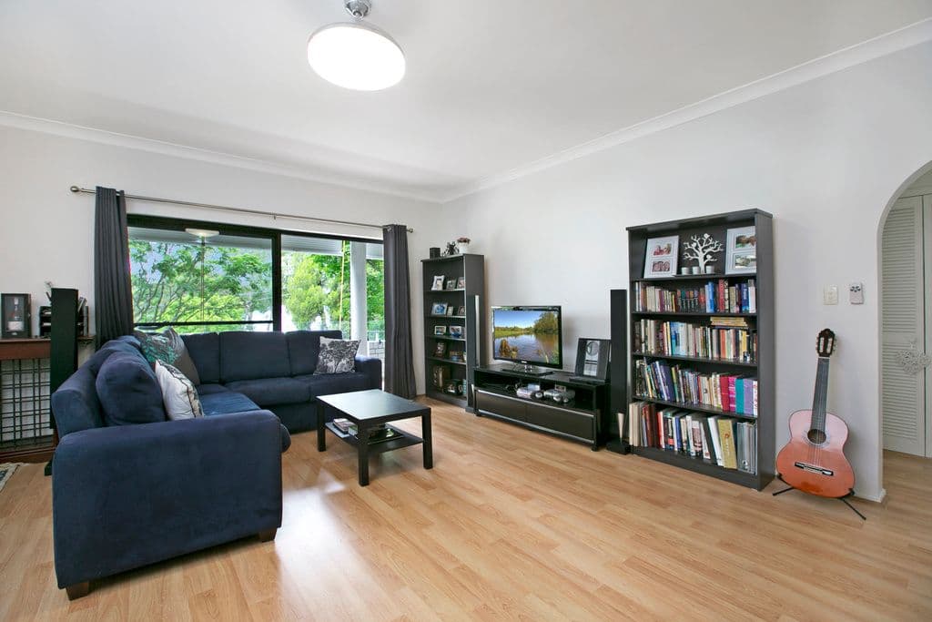 36 Rolle Street, Holland Park West QLD 4121, Holland Park West - Thumbnail 2