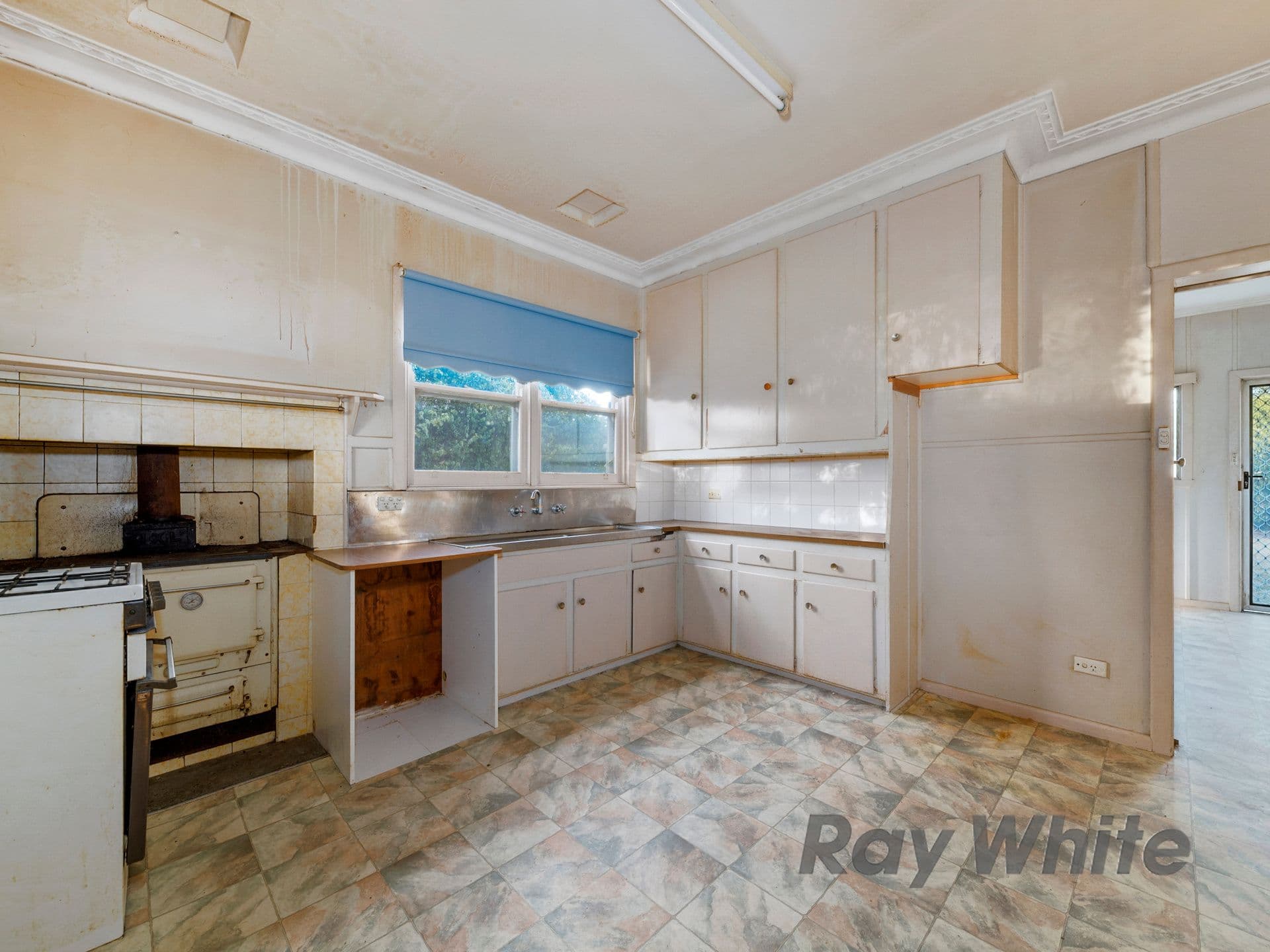 8 Royal Avenue, Benalla VIC 3672, Benalla - Thumbnail 4