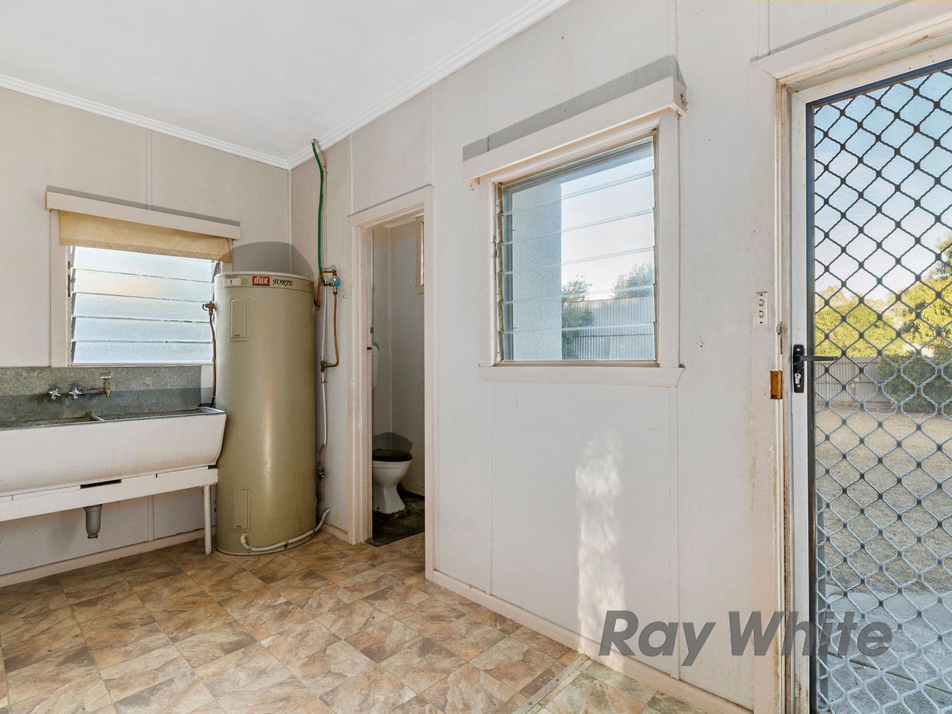 8 Royal Avenue, Benalla VIC 3672, Benalla - Thumbnail 5
