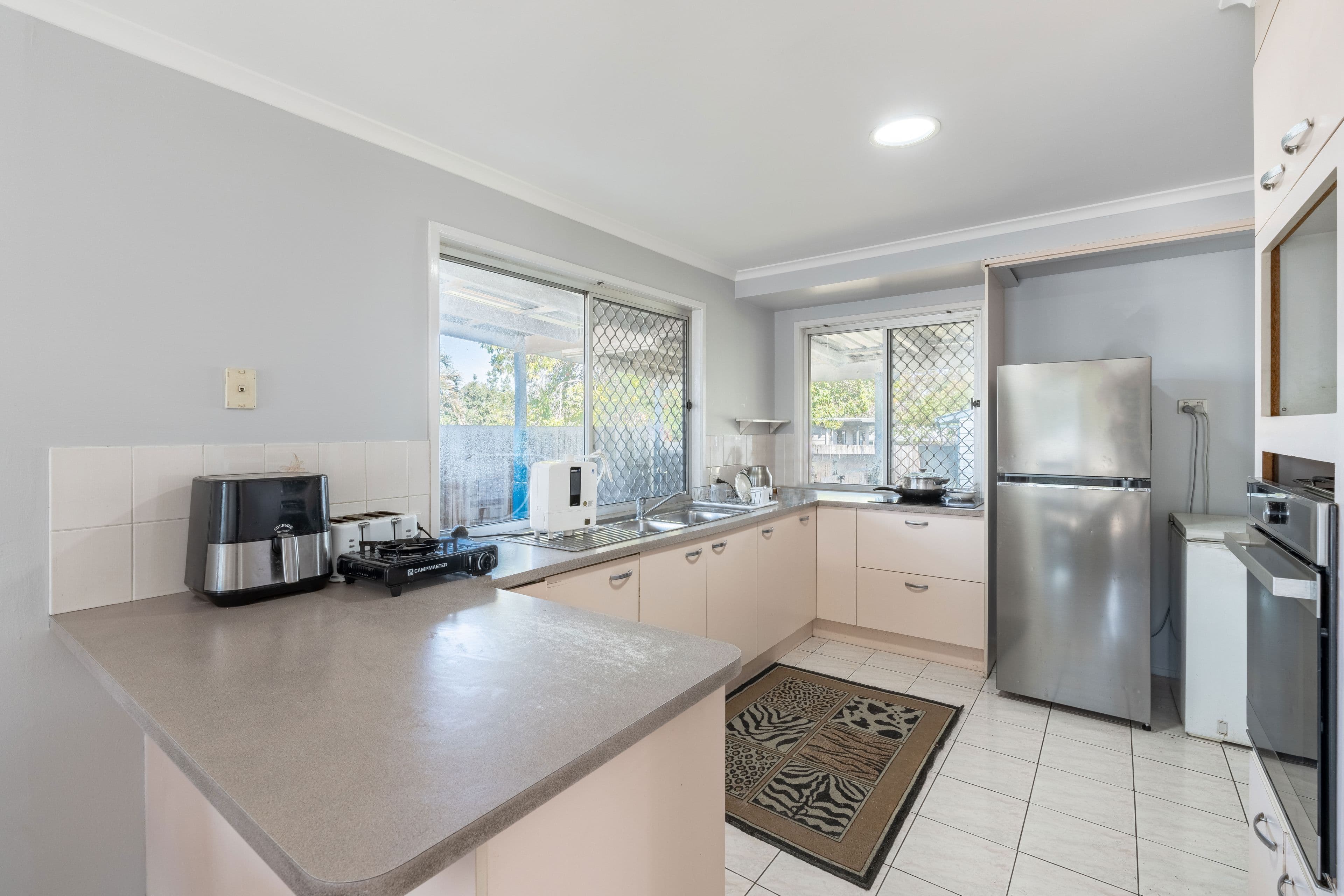8 Grove Road, Holmview QLD 4207, Holmview - Thumbnail 2