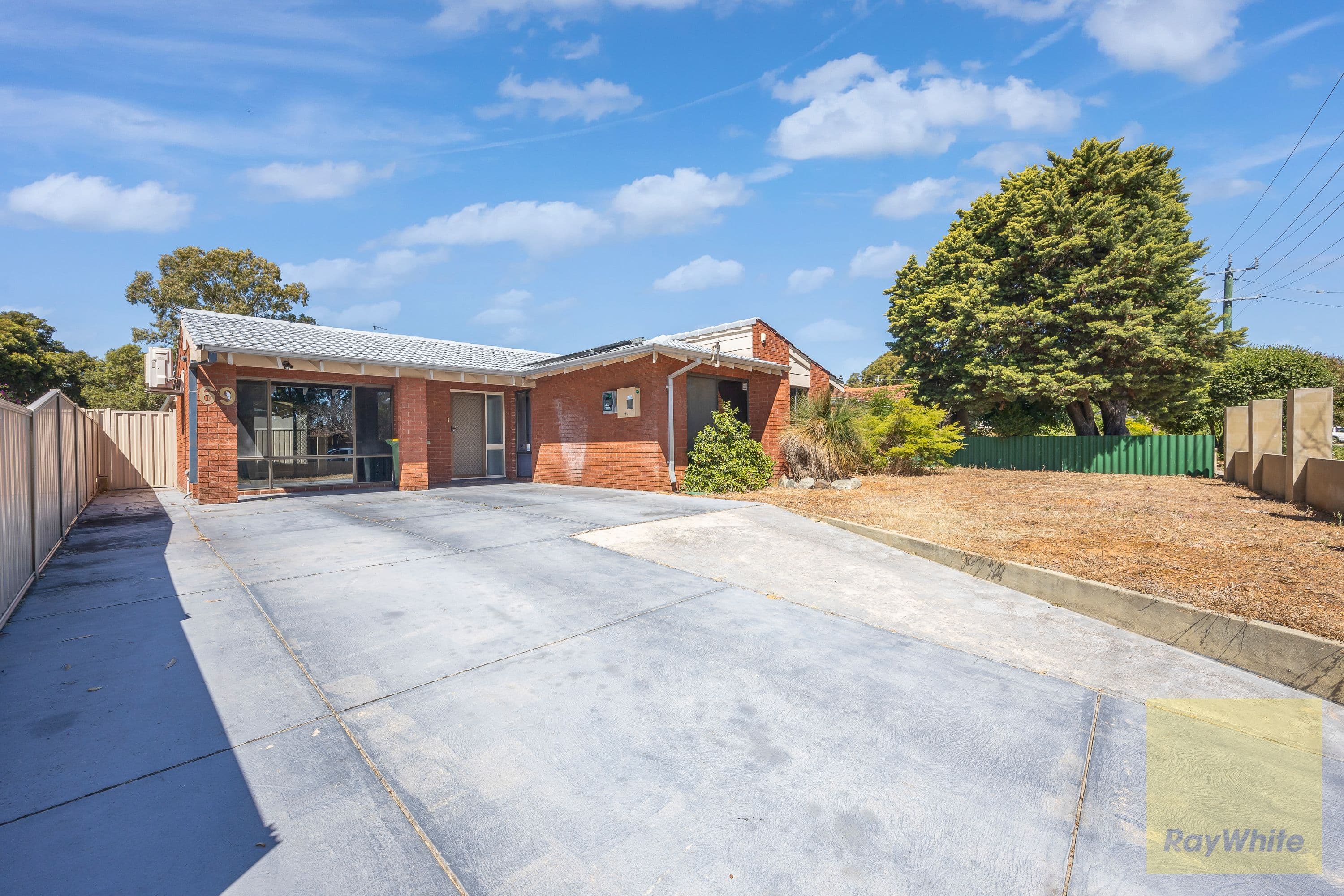 69 Moira Avenue, Forrestfield WA 6058, Forrestfield - Thumbnail 3