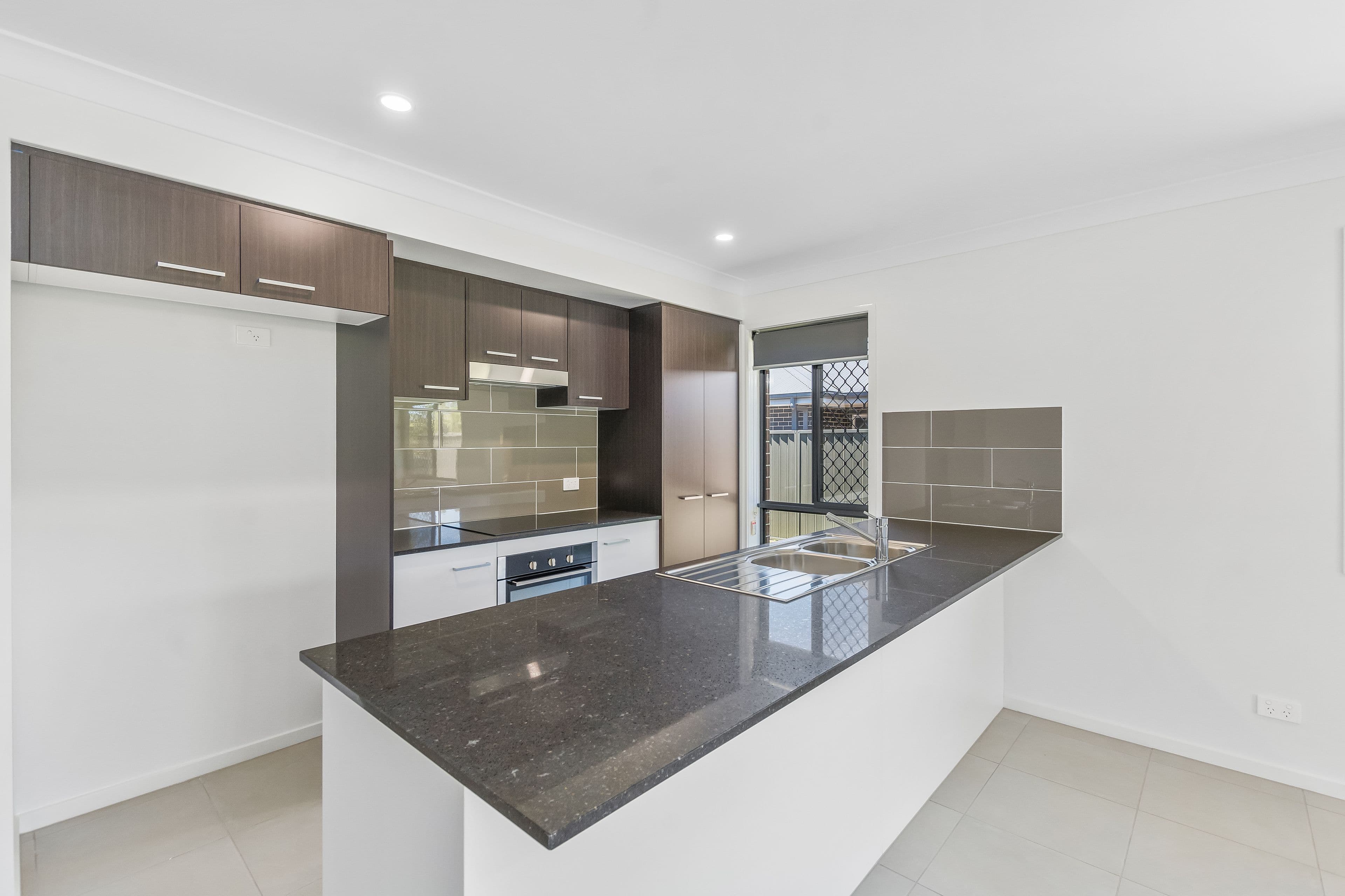 19 Acland Drive, Horsley - Thumbnail 3