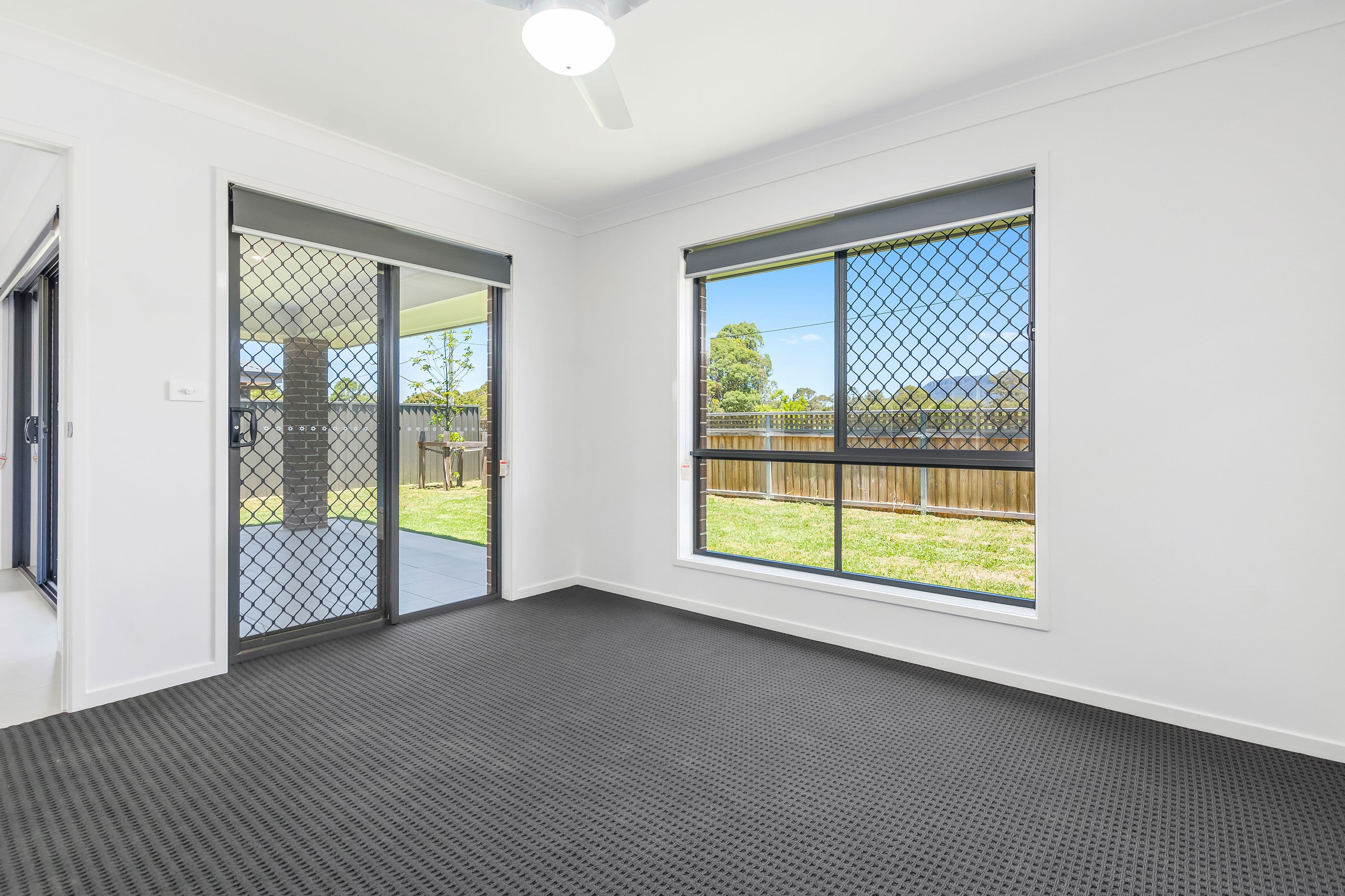 19 Acland Drive, Horsley - Thumbnail 7