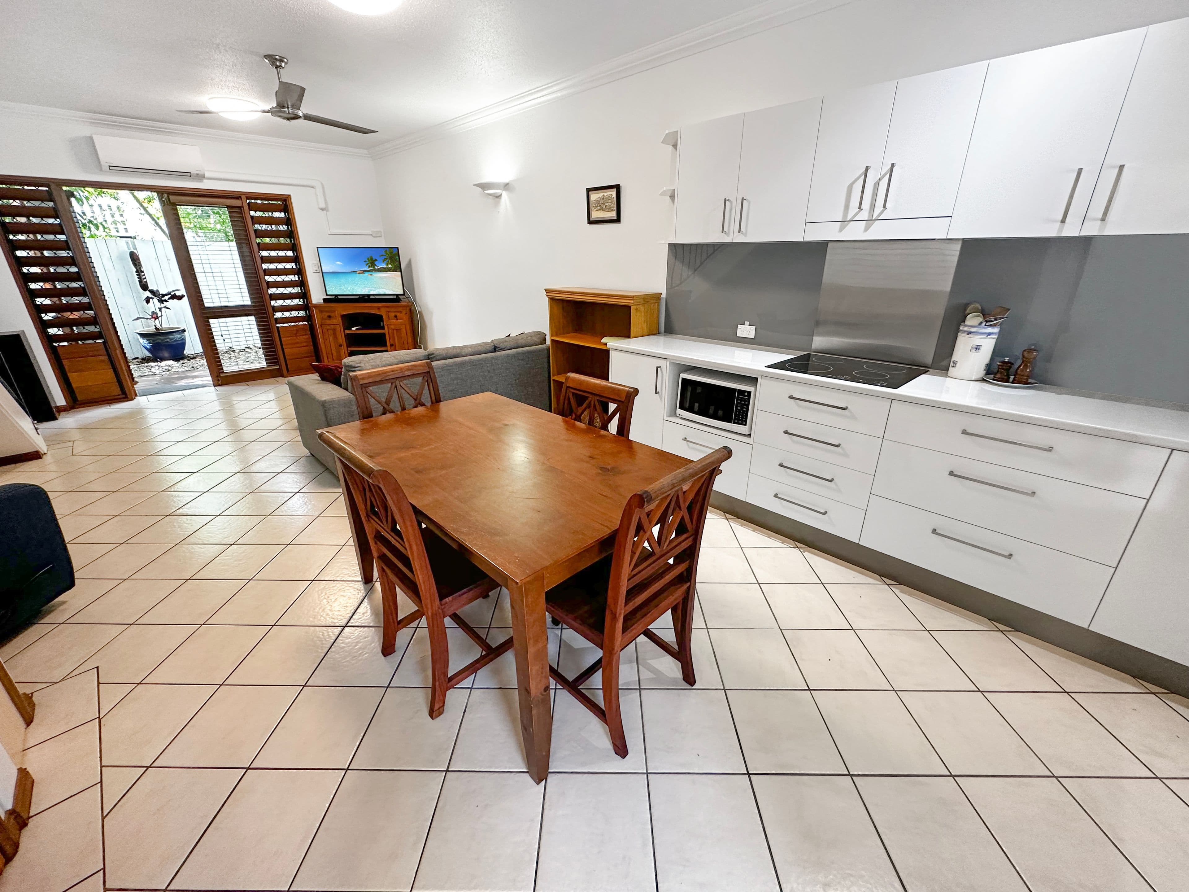 32 Oliva Street, Palm Cove QLD 4879, Palm Cove - Thumbnail 2