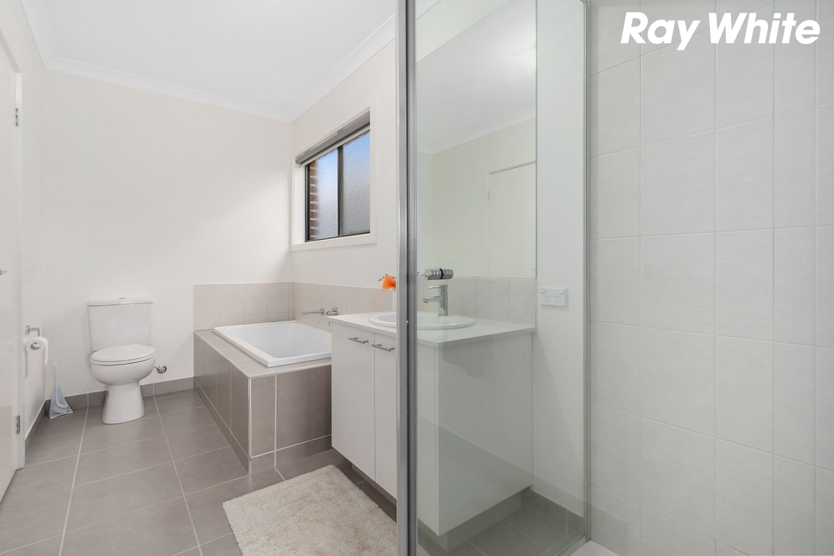 3 Manor View, Pakenham VIC 3810, Pakenham - Thumbnail 3