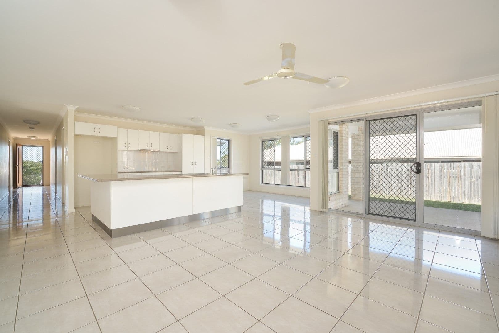 48 Iris Road, Kirkwood QLD 4680, Kirkwood - Thumbnail 2
