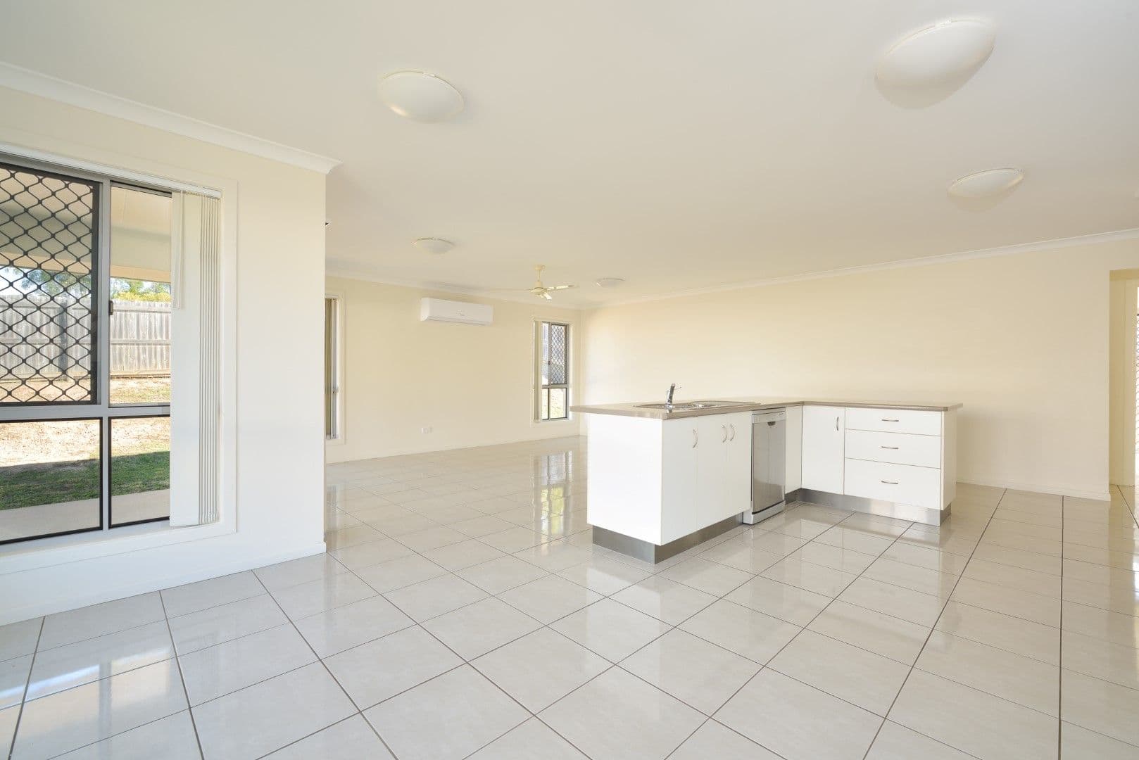 48 Iris Road, Kirkwood QLD 4680, Kirkwood - Thumbnail 8