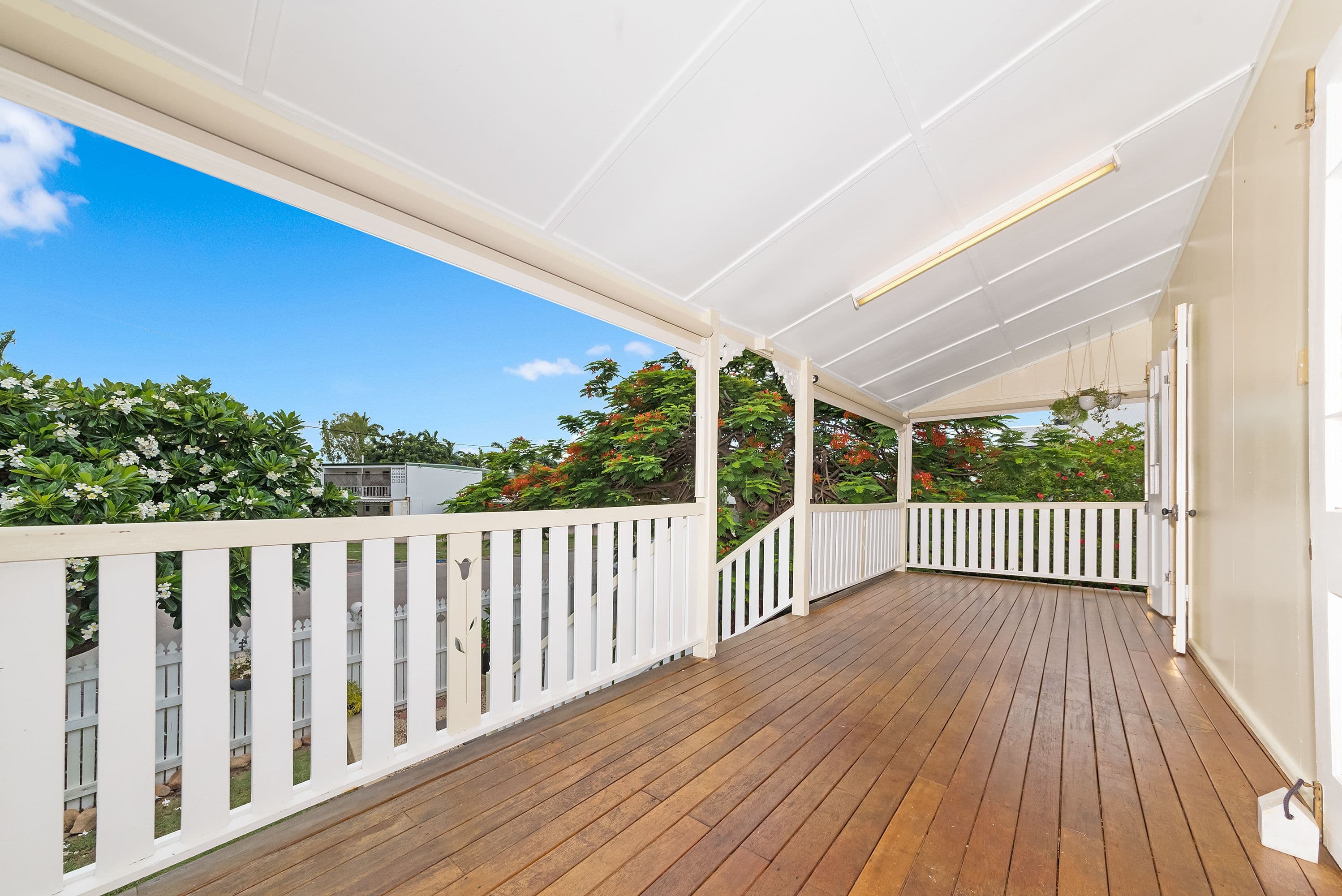 12 MacIntosh Street, Hermit Park QLD 4812, Hermit Park - Thumbnail 2
