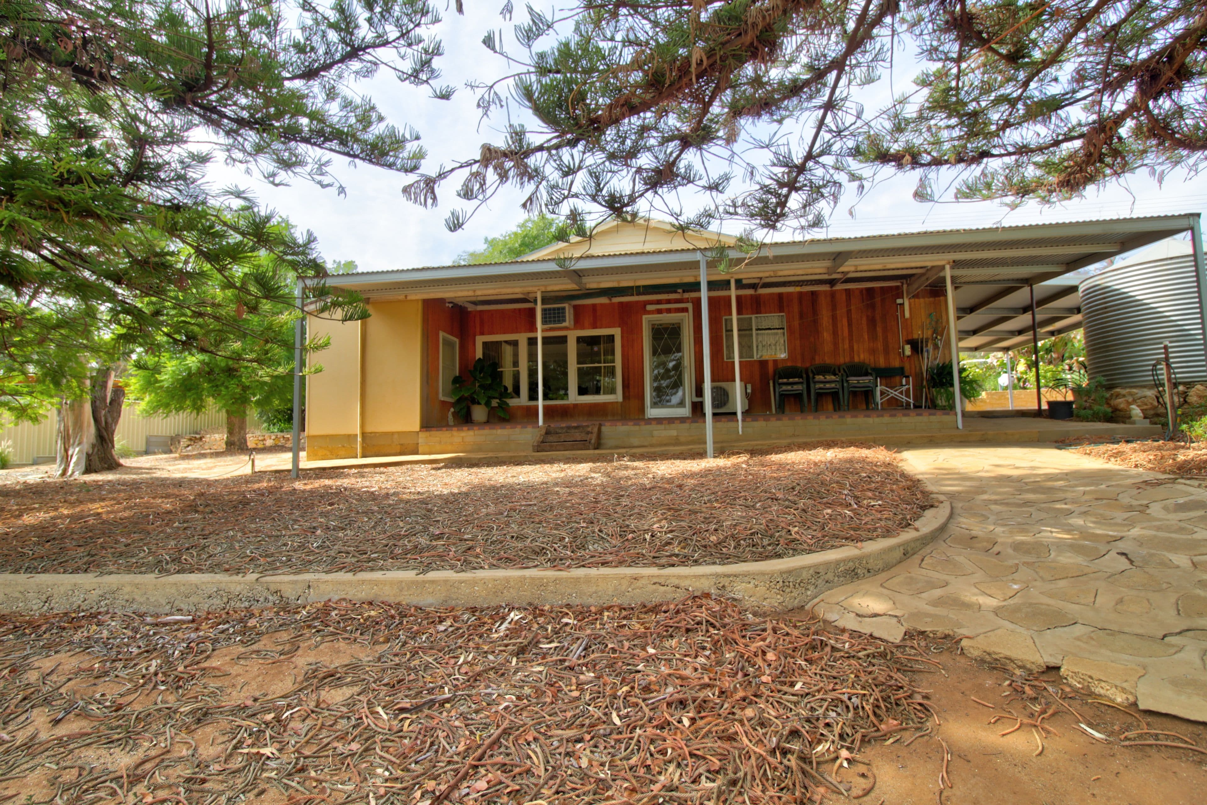 9 Sherwood Avenue, Loxton SA 5333, Loxton North - Thumbnail 2