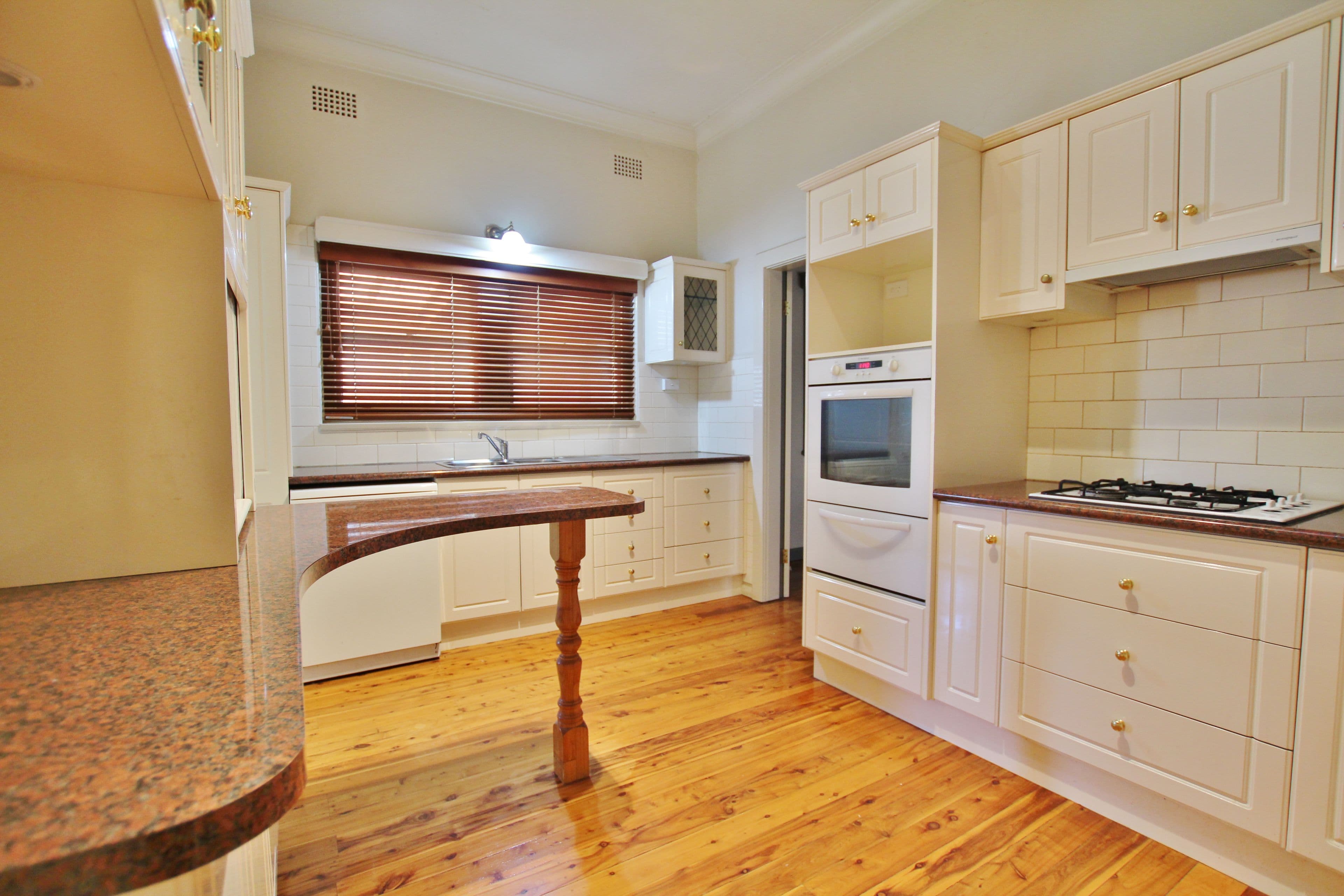 12 Currawong Street, Young - Thumbnail 2