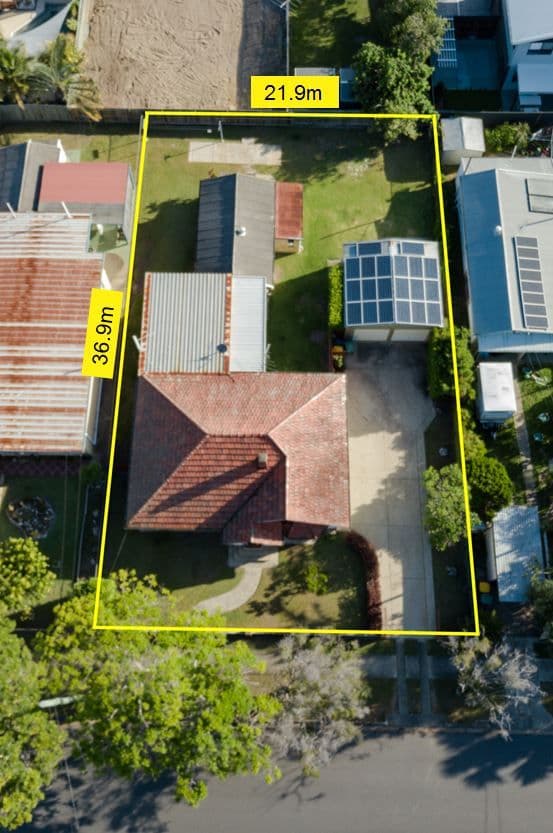 33 Arthur Street, Woody Point QLD 4019, Woody Point - Thumbnail 2