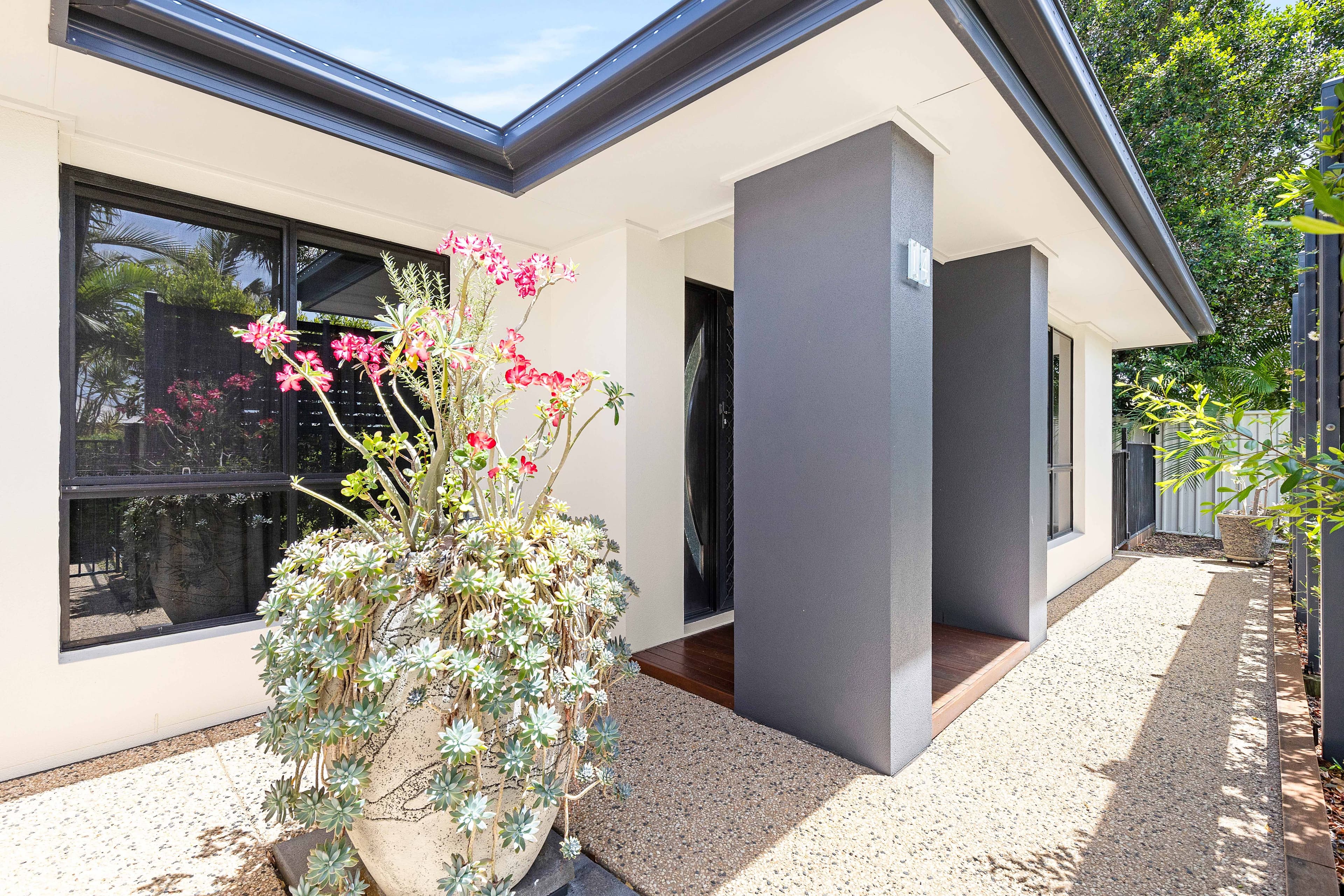 14 Wright Street, Emerald QLD 4720, Emerald - Thumbnail 2