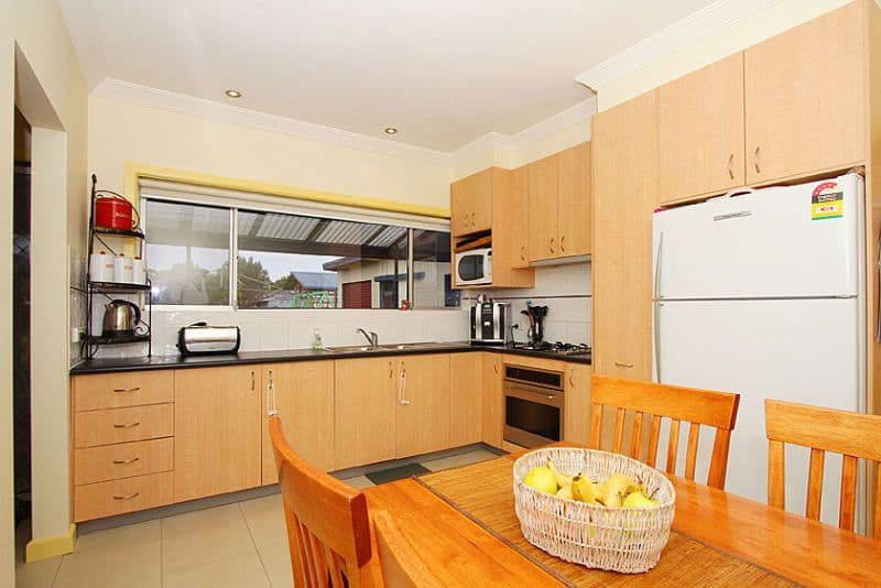11 Lindenow Street, RESERVOIR VIC 3073, Reservoir - Thumbnail 2